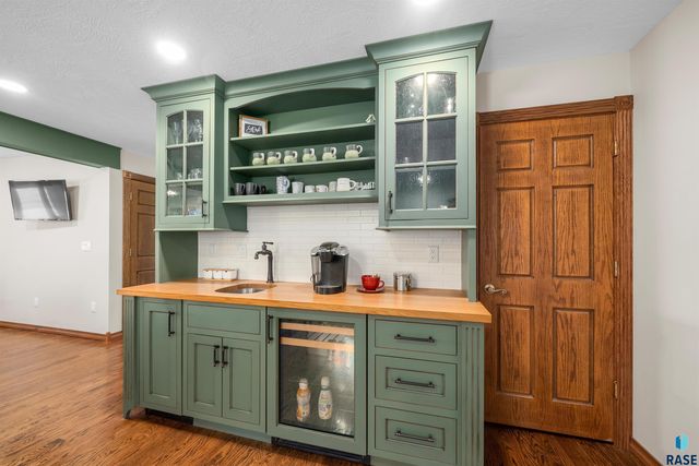 48190 265th St Street, Brandon, SD 57005