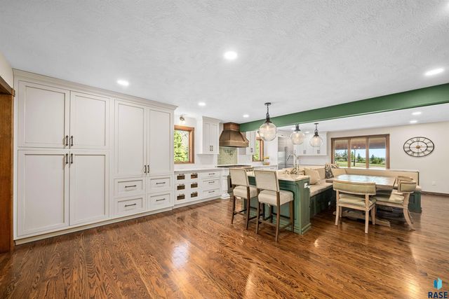 48190 265th St Street, Brandon, SD 57005