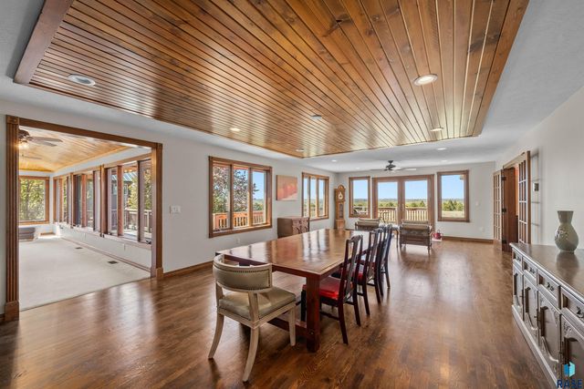 48190 265th St Street, Brandon, SD 57005