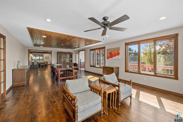 48190 265th St Street, Brandon, SD 57005