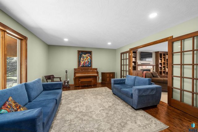 48190 265th St Street, Brandon, SD 57005