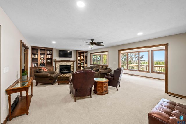 48190 265th St Street, Brandon, SD 57005