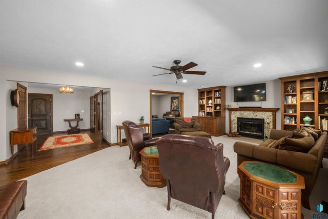 48190 265th St Street, Brandon, SD 57005