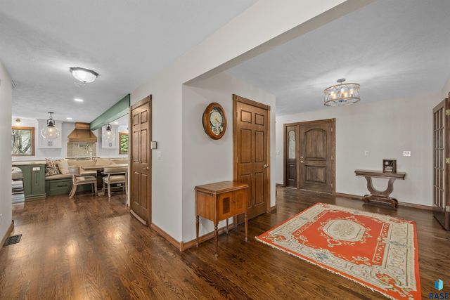 48190 265th St Street, Brandon, SD 57005