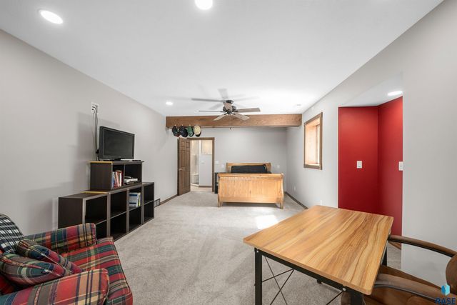 48190 265th St Street, Brandon, SD 57005