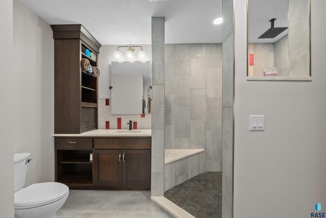 48190 265th St Street, Brandon, SD 57005