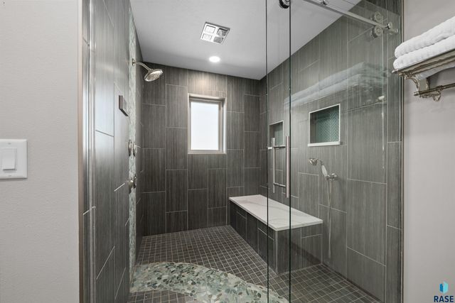 48190 265th St Street, Brandon, SD 57005