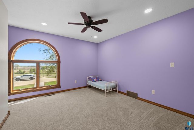 48190 265th St Street, Brandon, SD 57005