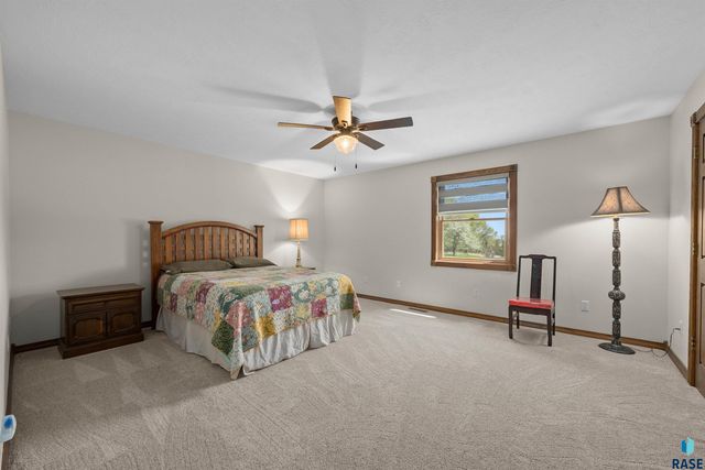 48190 265th St Street, Brandon, SD 57005