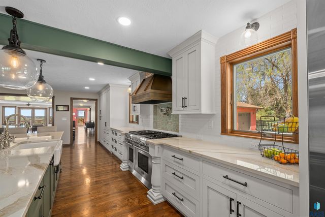 48190 265th St Street, Brandon, SD 57005