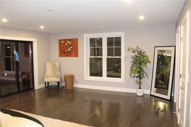 888 central ave Avenue, Pawtucket, RI 02861