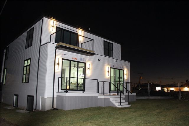 888 central ave Avenue, Pawtucket, RI 02861