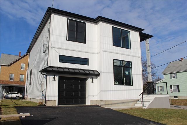 888 central ave Avenue, Pawtucket, RI 02861