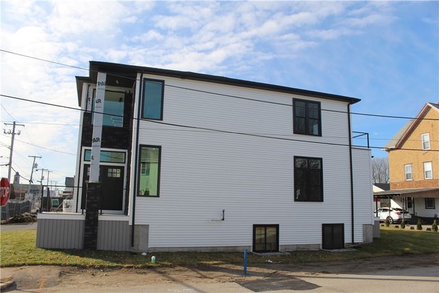 888 central ave Avenue, Pawtucket, RI 02861