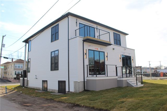 888 central ave Avenue, Pawtucket, RI 02861