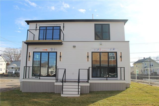 888 central ave Avenue, Pawtucket, RI 02861