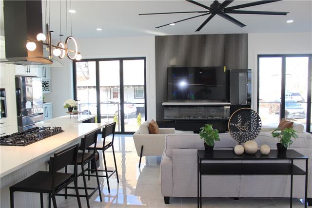 888 central ave Avenue, Pawtucket, RI 02861