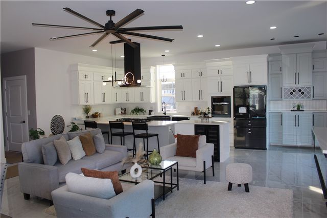 888 central ave Avenue, Pawtucket, RI 02861