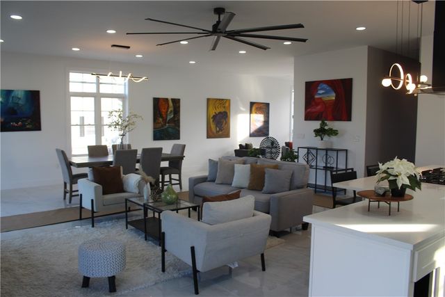 888 central ave Avenue, Pawtucket, RI 02861