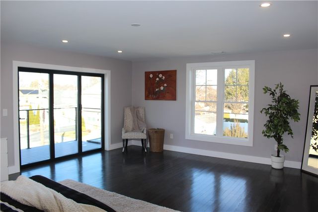 888 central ave Avenue, Pawtucket, RI 02861