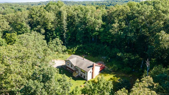 825 Jeremy Swamp Road, Southbury, CT 06488