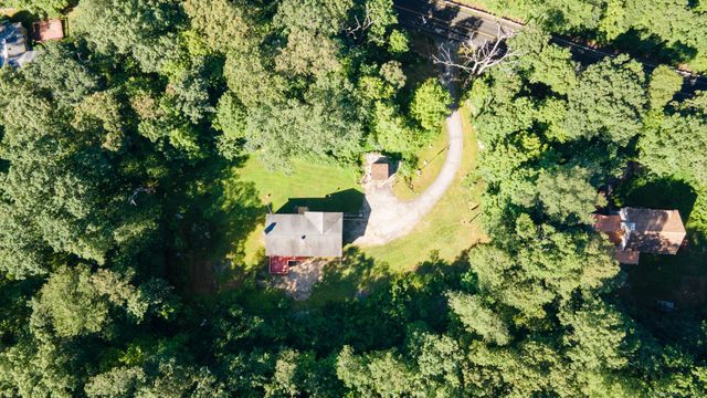825 Jeremy Swamp Road, Southbury, CT 06488