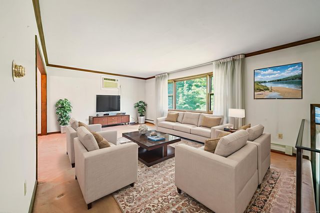 825 Jeremy Swamp Road, Southbury, CT 06488