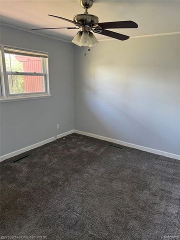 22000 Sunset Boulevard, Oak Park, MI 48237