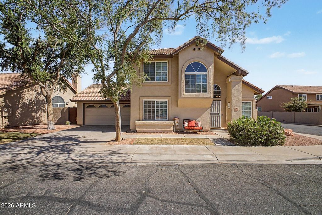 3825 E GAIL Drive, Phoenix, AZ 85044