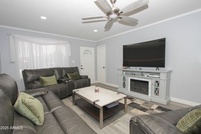 3840 W SIERRA Street, Phoenix, AZ 85029