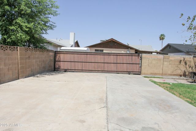 3840 W SIERRA Street, Phoenix, AZ 85029