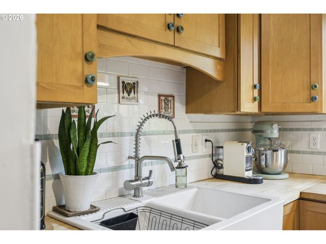 26 Ne PRESCOTT St, Portland, OR 97211