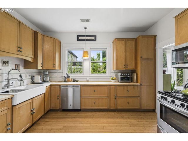 26 Ne PRESCOTT St, Portland, OR 97211