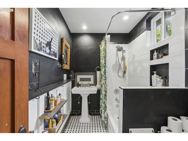 26 Ne PRESCOTT St, Portland, OR 97211