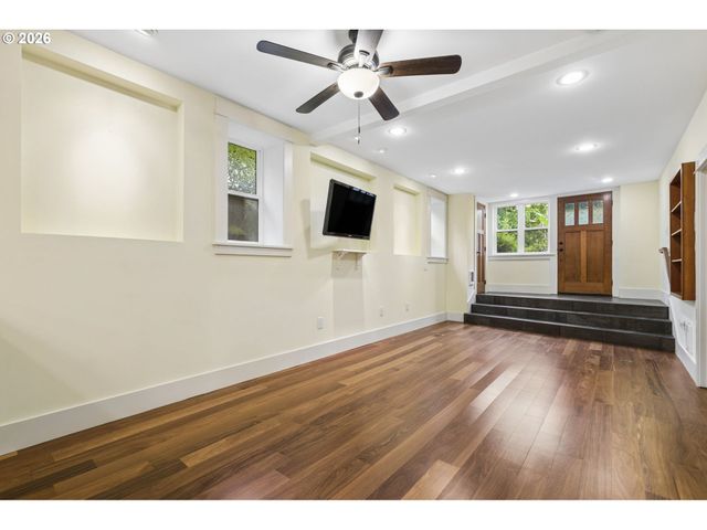 26 Ne PRESCOTT St, Portland, OR 97211