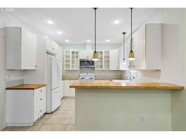 26 Ne PRESCOTT St, Portland, OR 97211