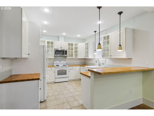 26 Ne PRESCOTT St, Portland, OR 97211