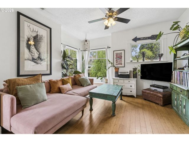 26 Ne PRESCOTT St, Portland, OR 97211