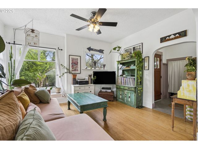 26 Ne PRESCOTT St, Portland, OR 97211