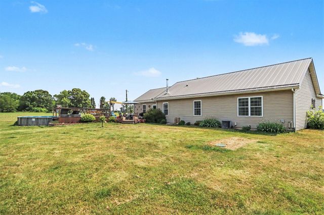 52638 Oak Plains Road, Three Rivers, MI 49093