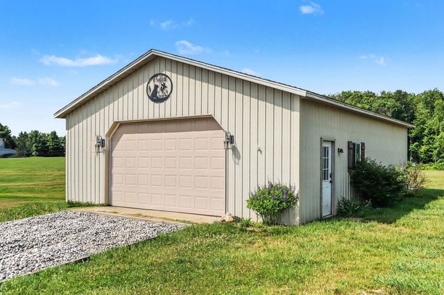 52638 Oak Plains Road, Three Rivers, MI 49093