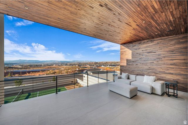 63 E COLIMA RD, Washington, UT 84780