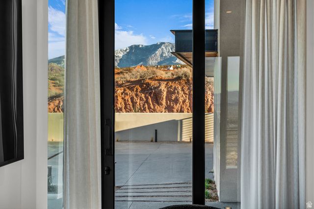 63 E COLIMA RD, Washington, UT 84780