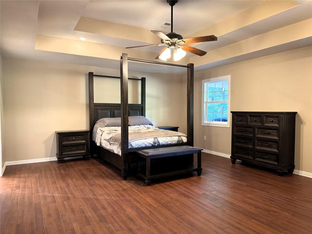 275 Buffalo Run E, Livingston, TX 77351