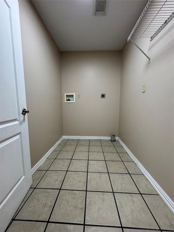 275 Buffalo Run E, Livingston, TX 77351