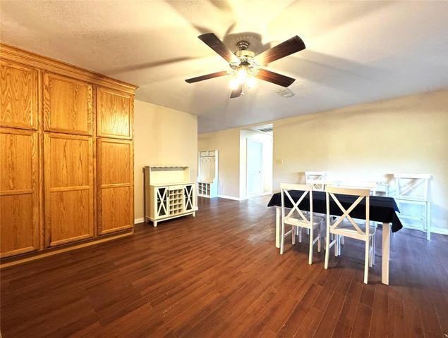 275 Buffalo Run E, Livingston, TX 77351