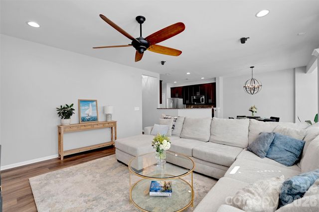 3353 Park South Station Boulevard, Charlotte, NC 28210