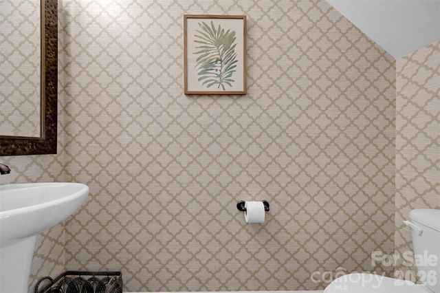 3353 Park South Station Boulevard, Charlotte, NC 28210