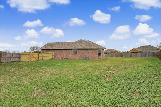 4305 SW Fieldstone Boulevard, Bentonville, AR 72712
