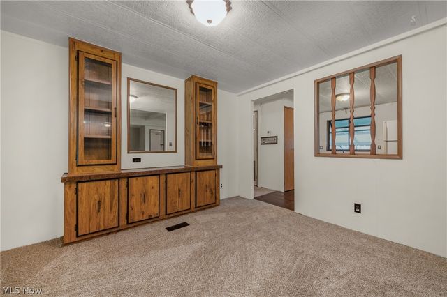 12 Overland Drive, Olmsted Twp, OH 44138